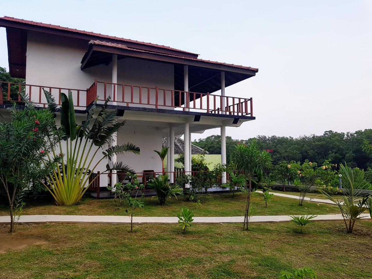 Pearl Cave Cabanas & Resturant Tangalle Exterior foto